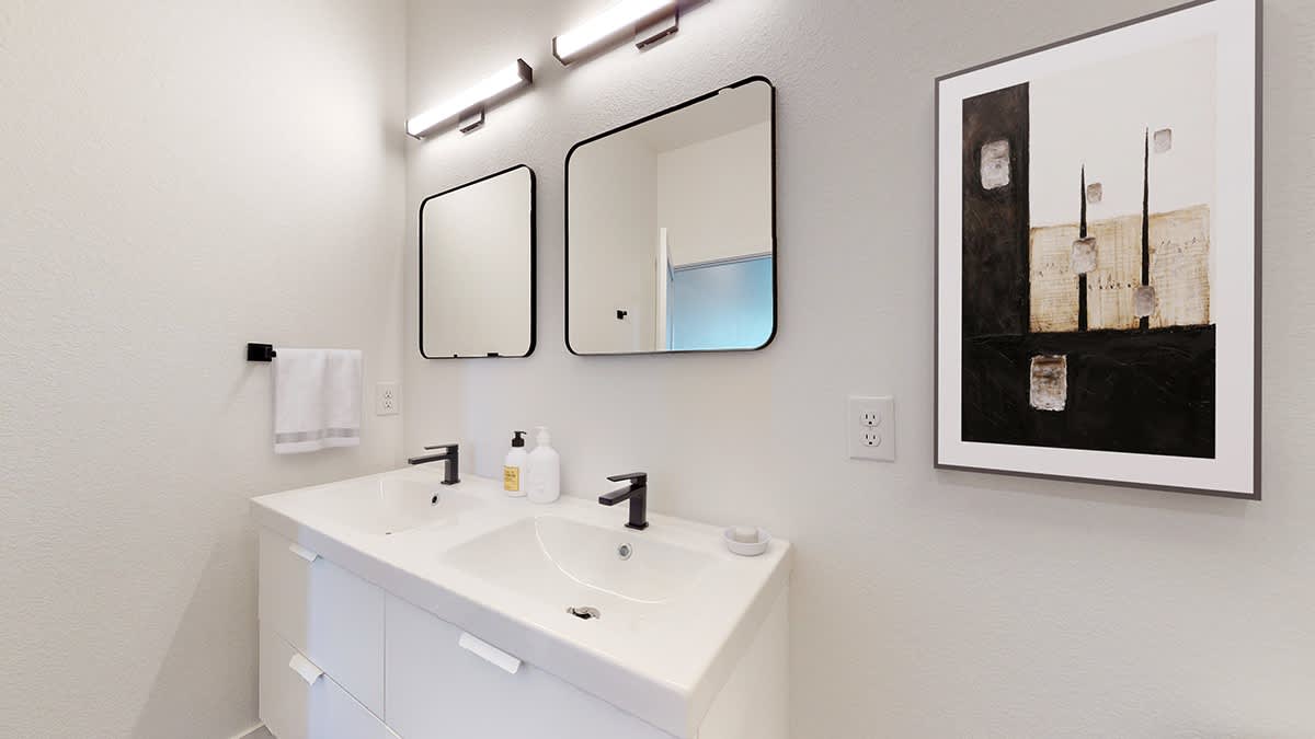 Mile Apartments – photo 5