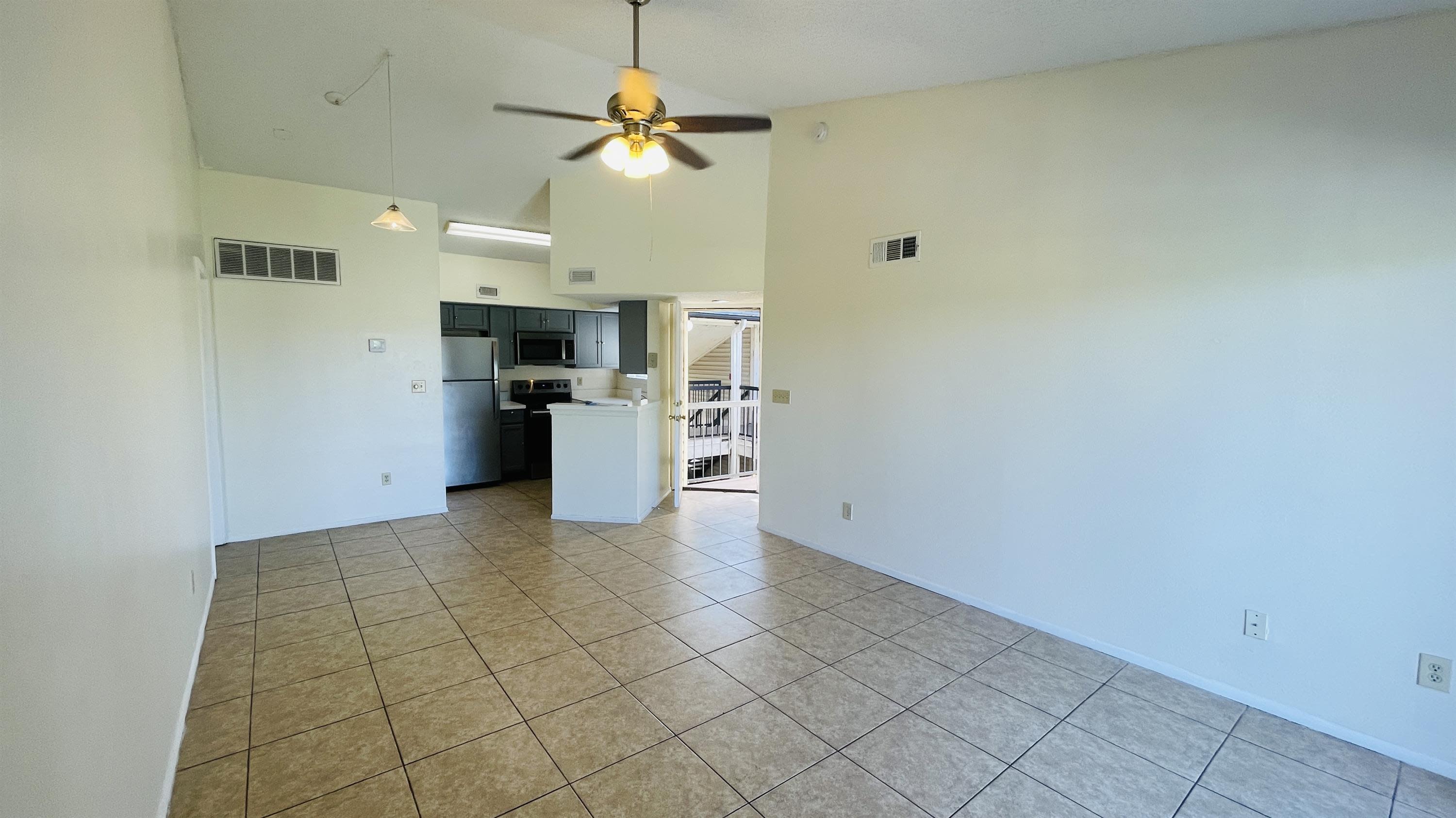 1932 Lake Atriums Circle 85Miamiassistant Realtymiamigroup Com – photo 4