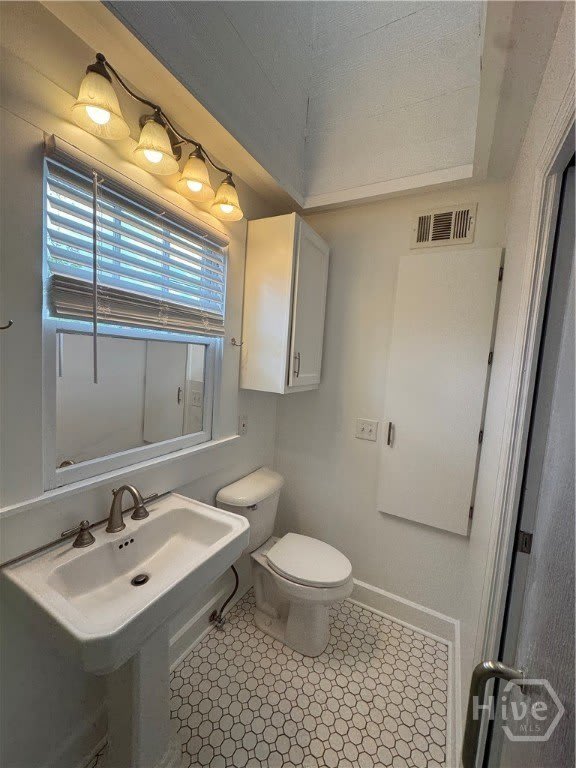1305 E Anderson Street – photo 4