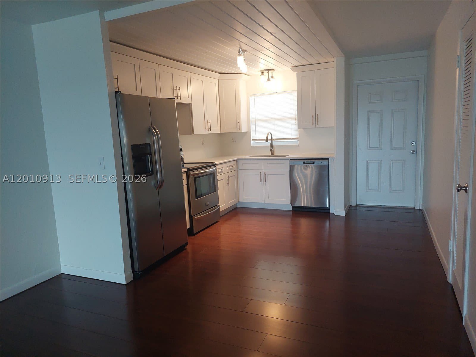 1617 Se 15Th St – photo 5