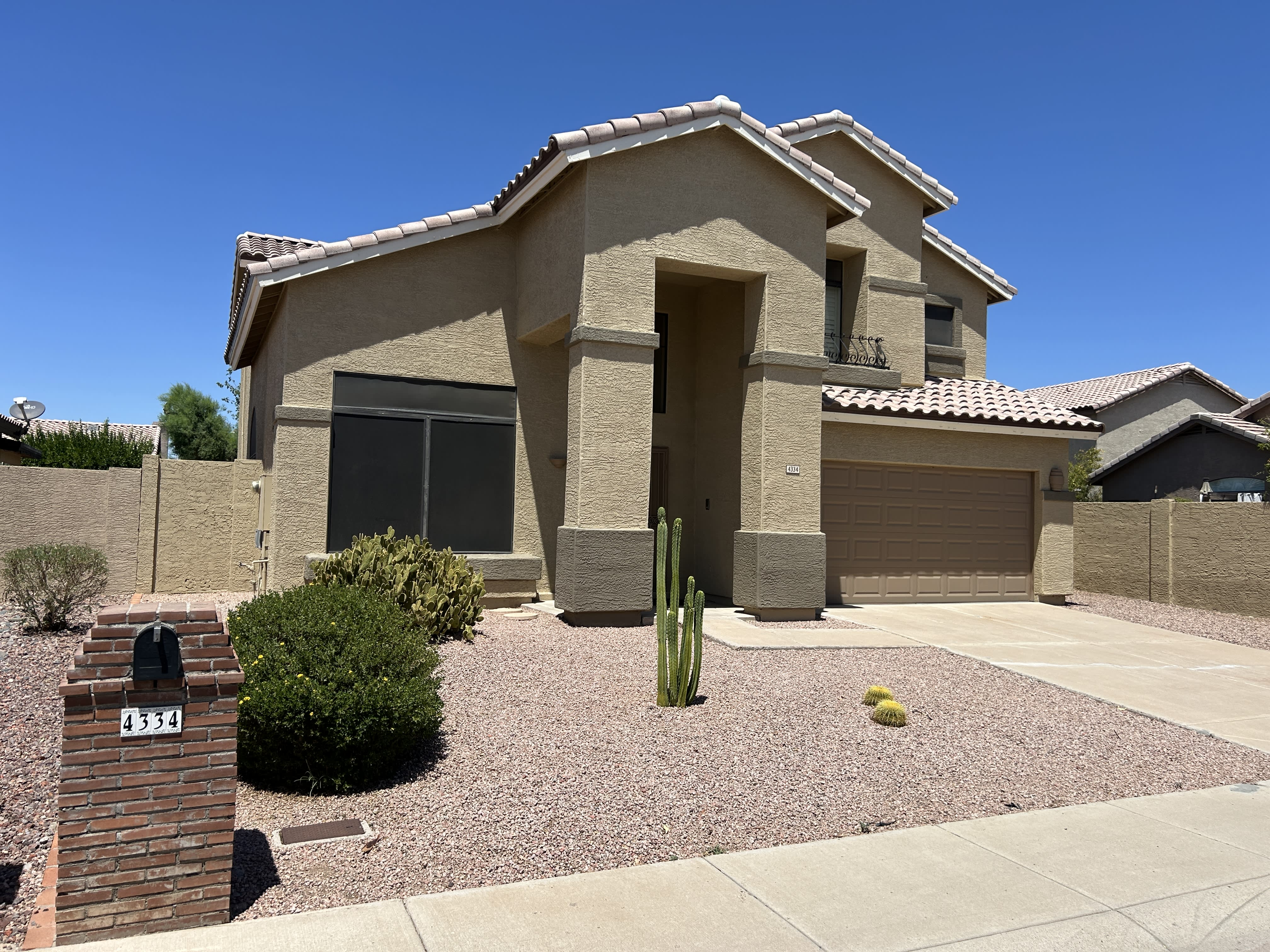 4334 E Anderson Dr – photo 2