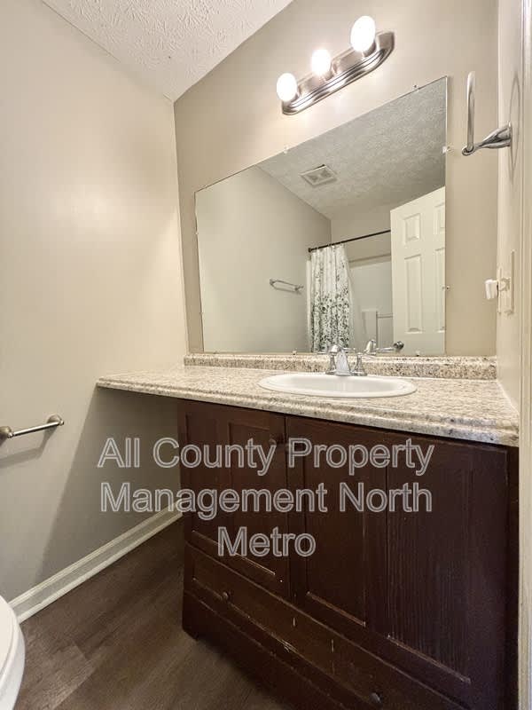 2245 Highpoint Road – photo 3