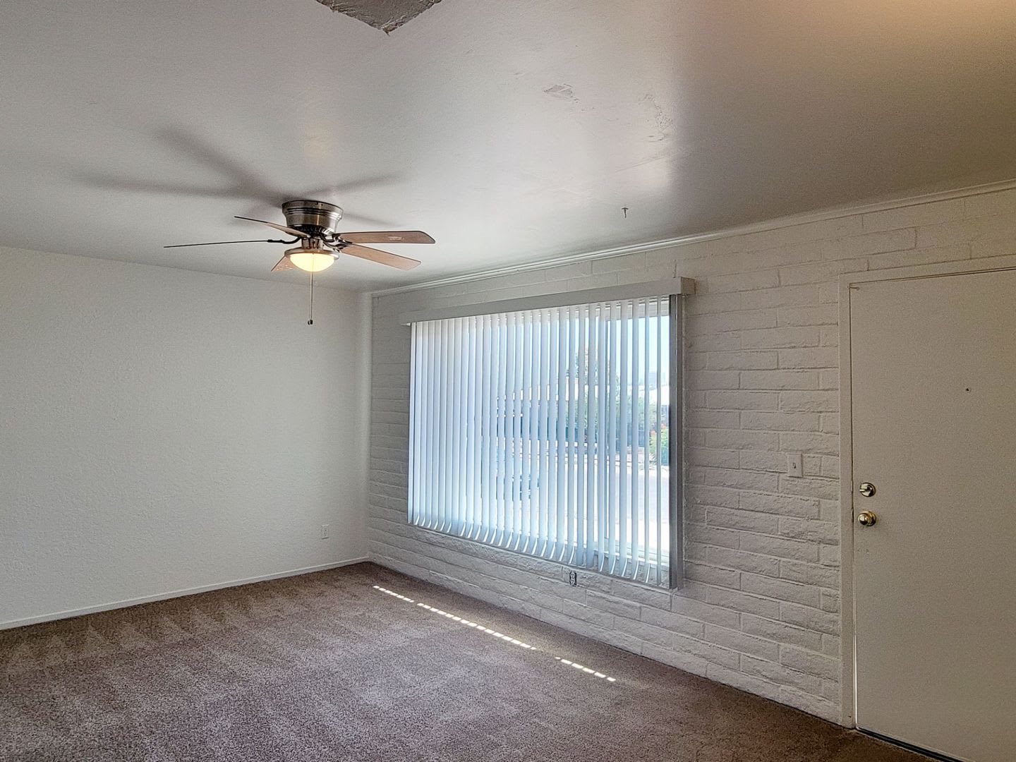 East Tucson Gem: Bright 3-Bed Home with Spacious Covered Patio & Enclosed Yard – photo 2