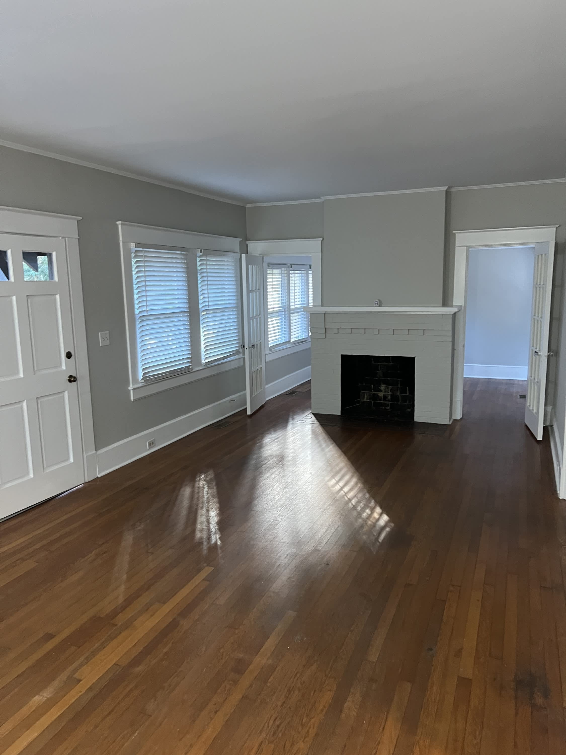 350 West Illinois Avenue – photo 2