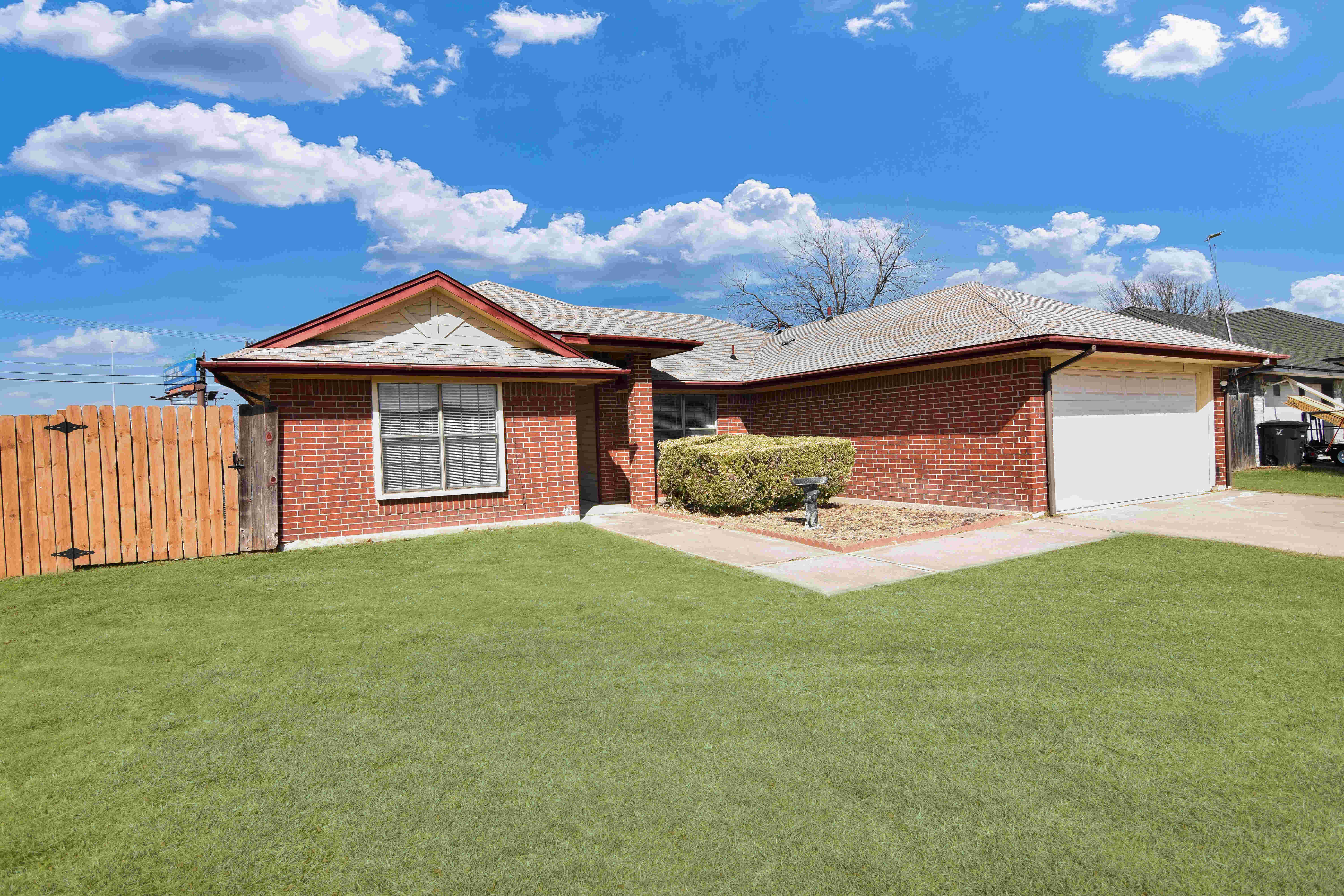4201 Carolyn Dr – photo 3