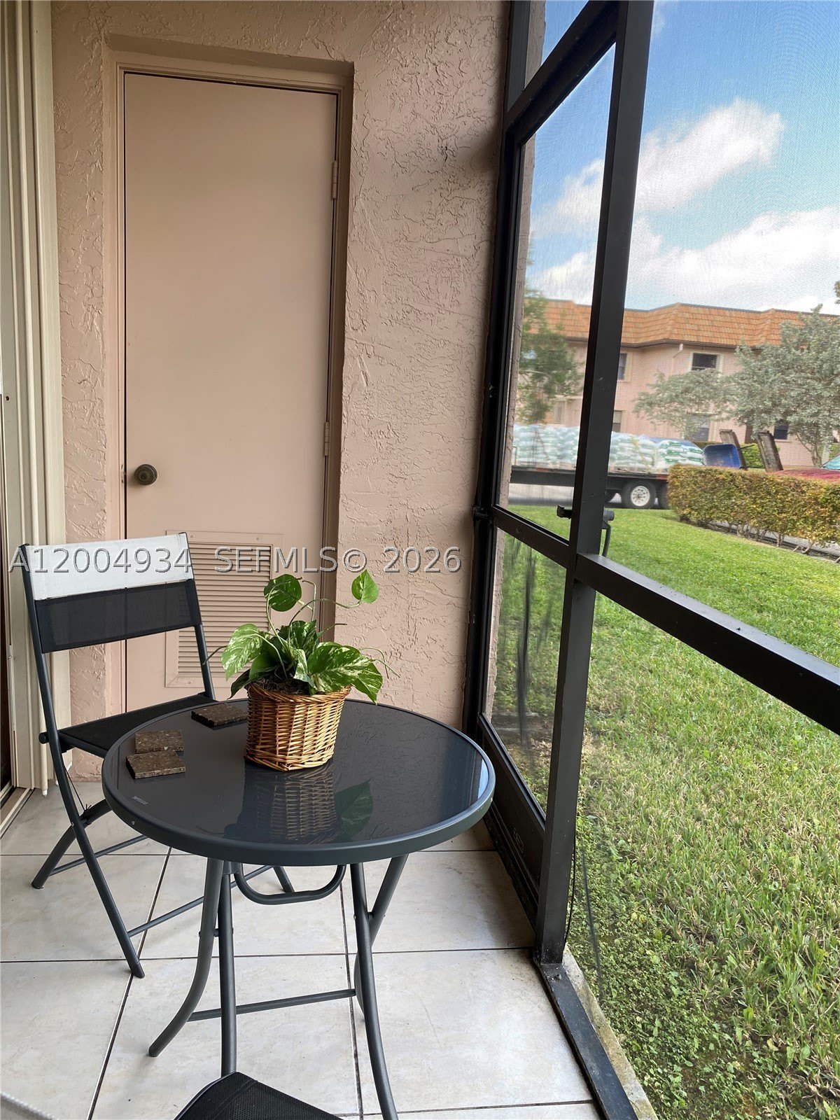10633 NW 10th St – photo 4