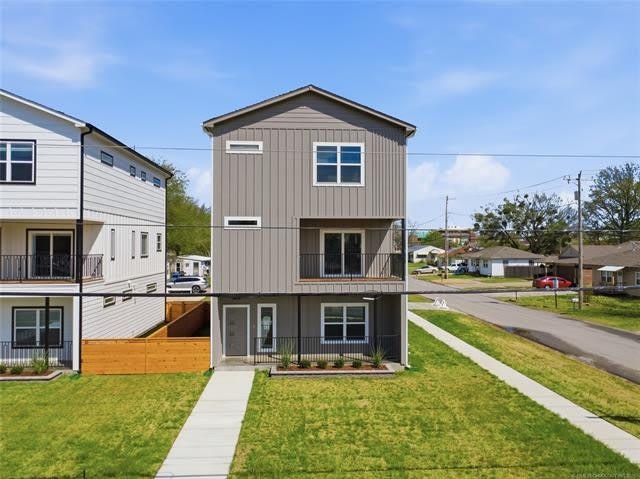 200 W Houston Street – photo 2