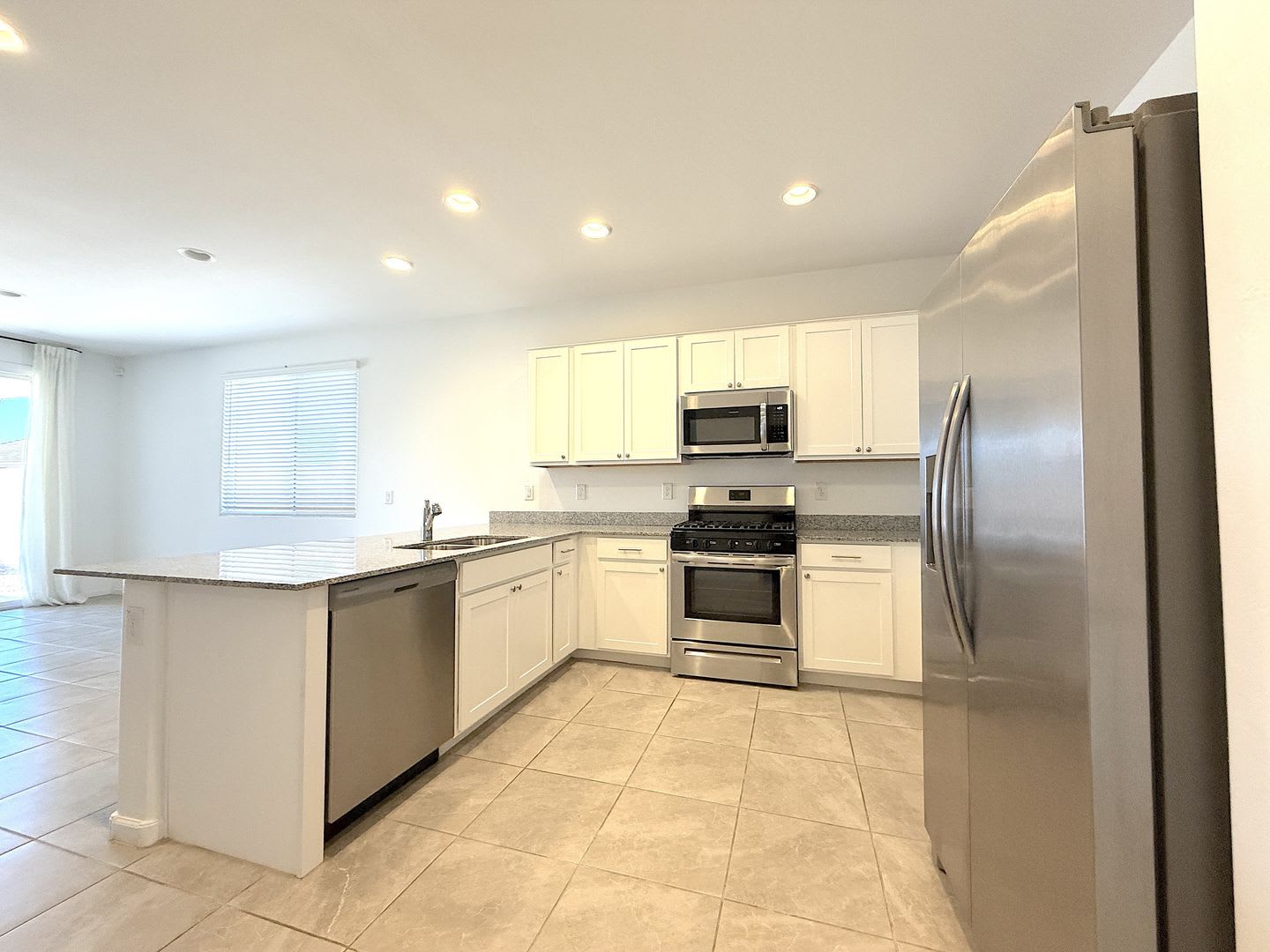 9449 W Montecito Ave – photo 5