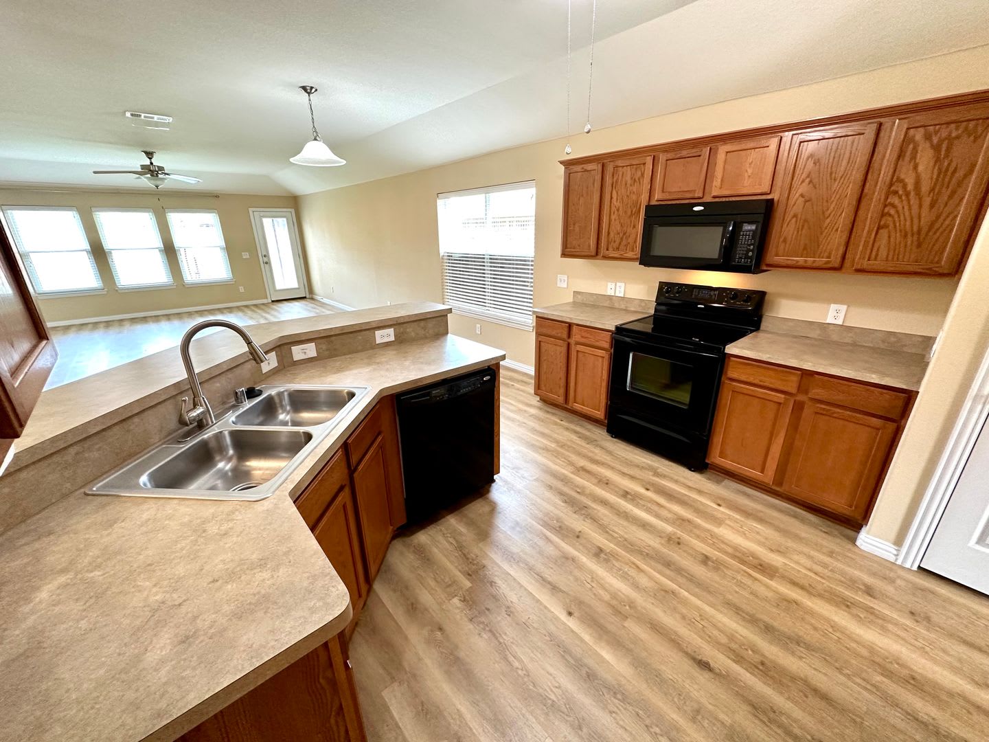 221 Creekwood Princeton Tx 75047 – photo 3