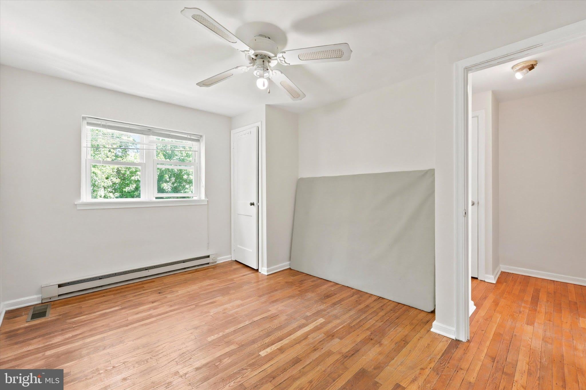 107 PLANT Avenue – photo 5