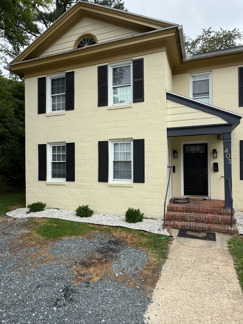 3 Bedroom End-Unit Near Downtown Easton – photo 1