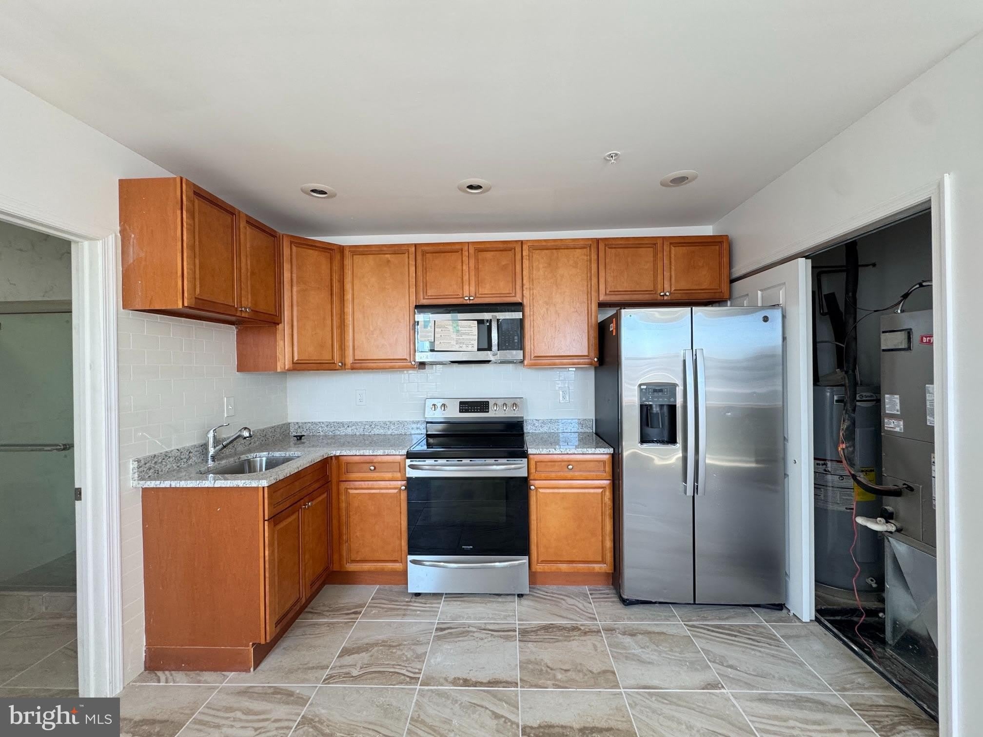 700 W GIRARD Avenue – photo 3