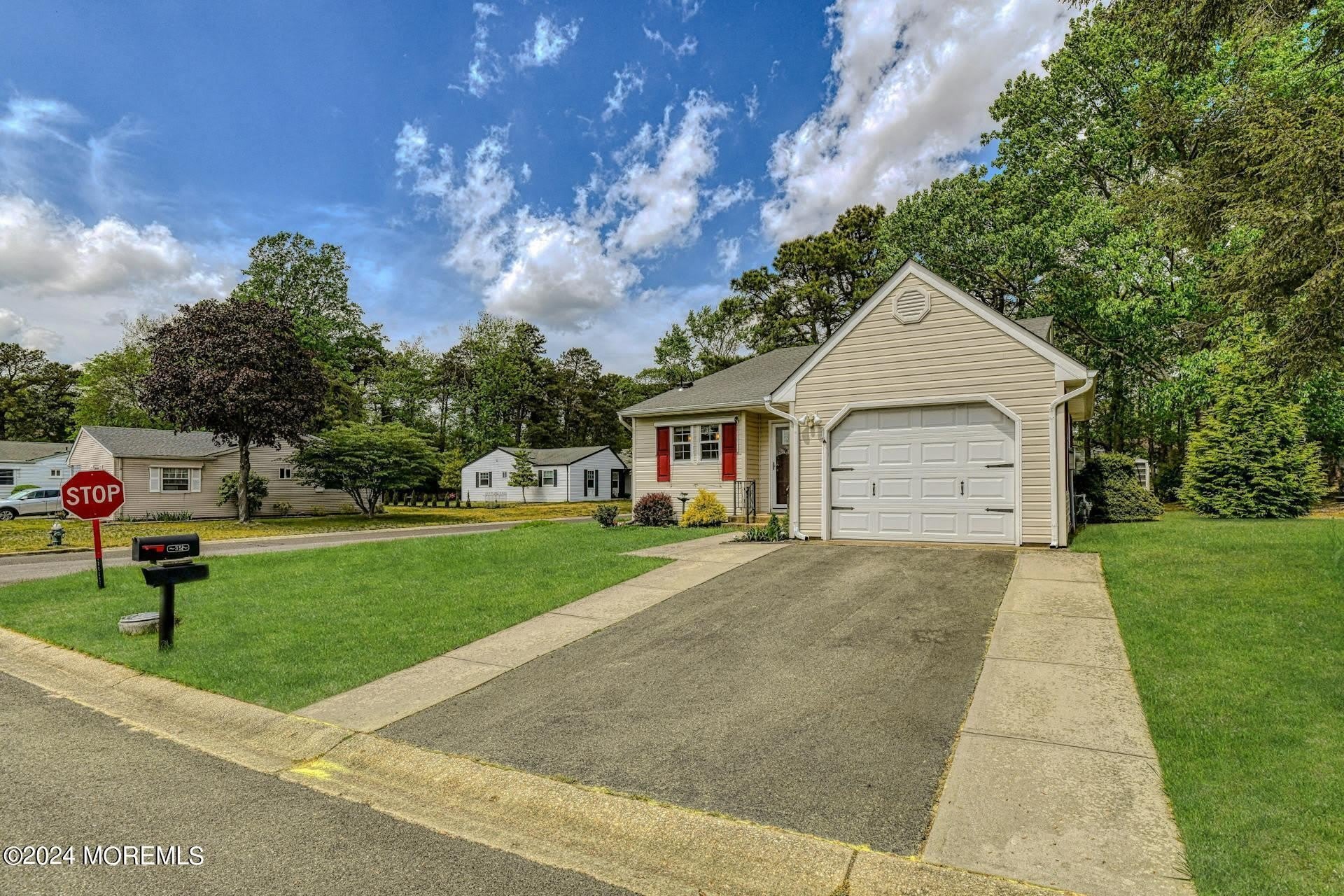 35 Auburn Street – photo 2