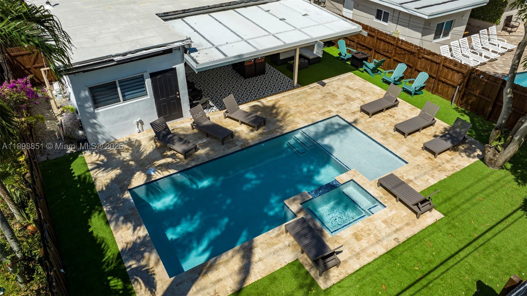 1230 Johnson St – photo 2