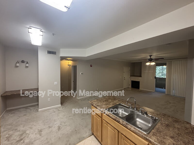501 Gibson Dr – photo 3