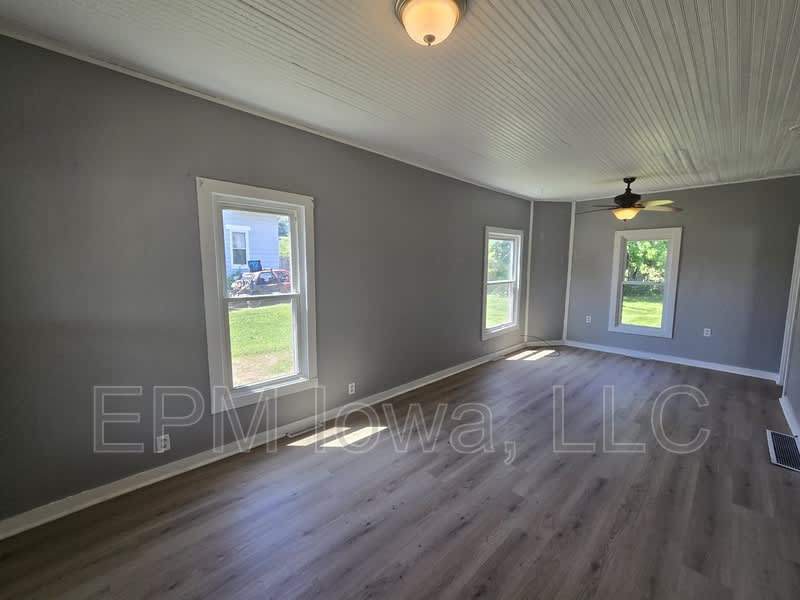 1806 M Street Southwest – photo 2