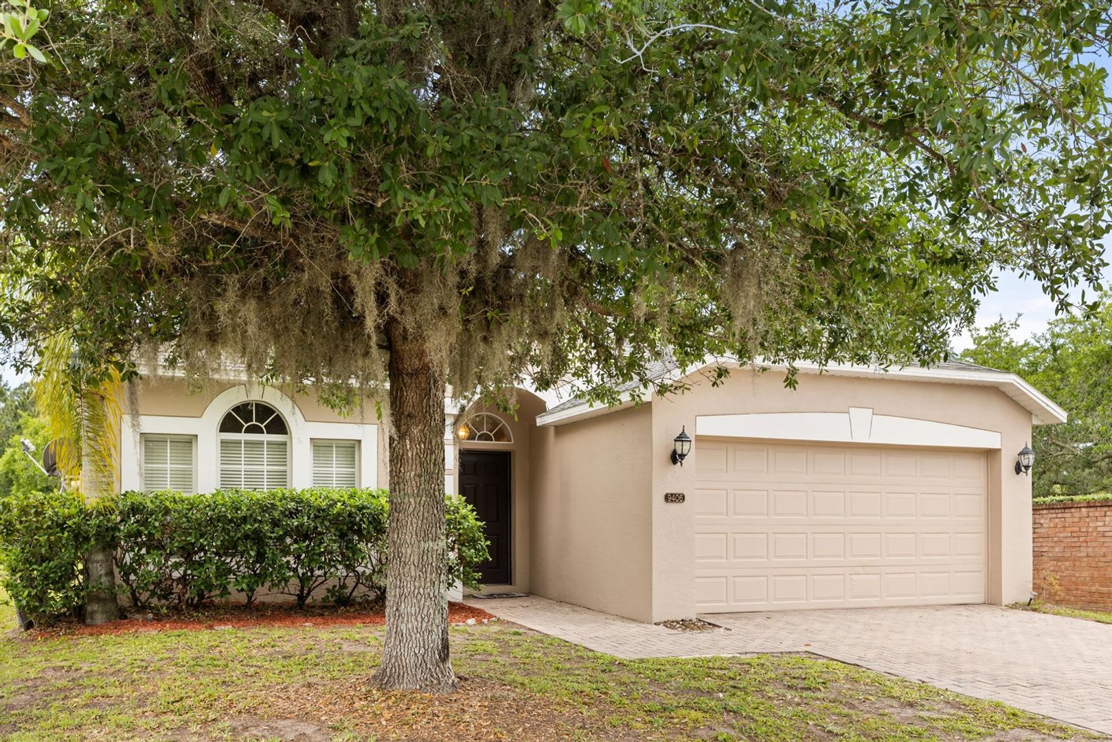 Great location with room to entertain – photo 2