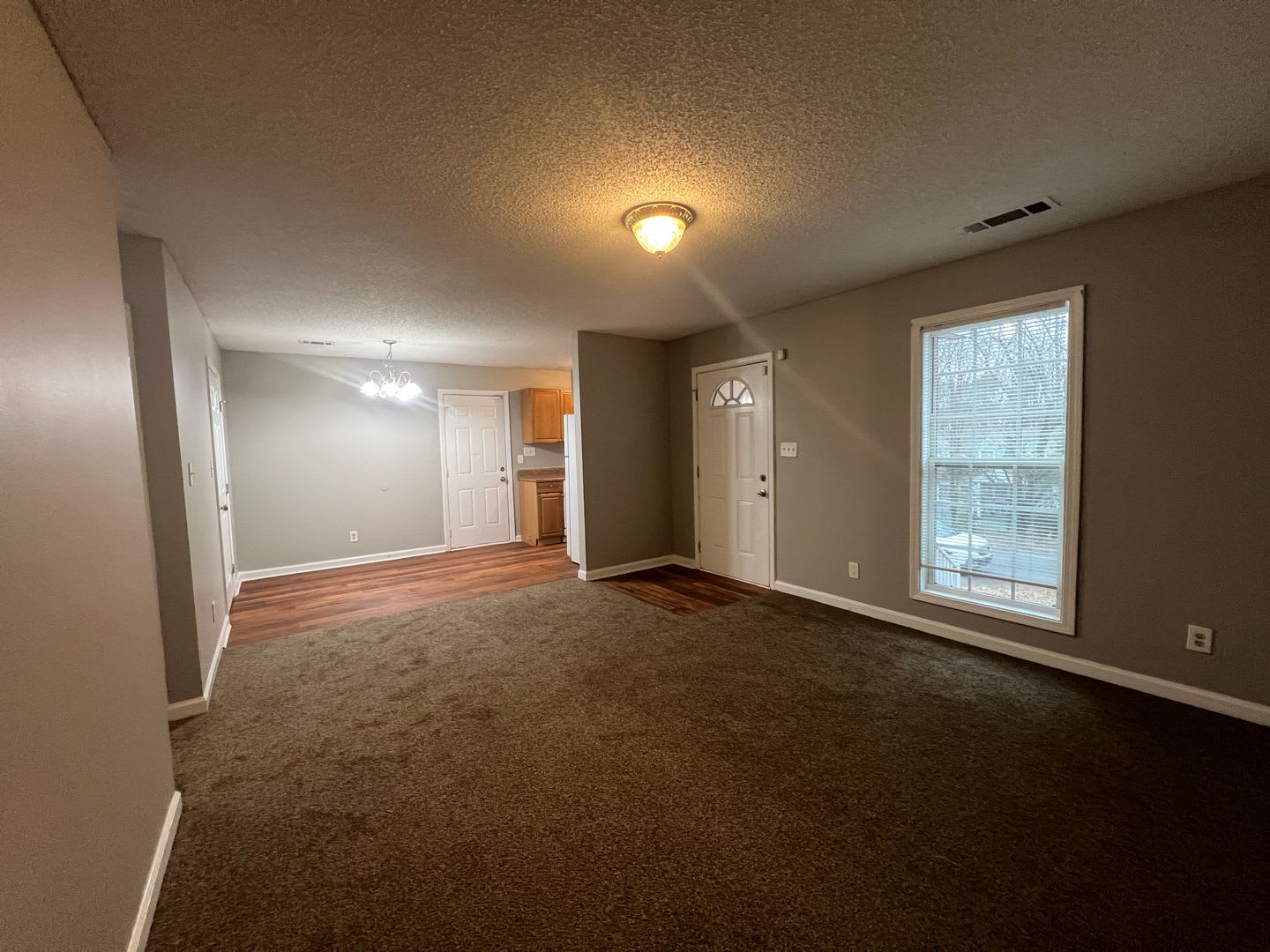 3/2 RANCH PERFECT FOR GROWING FAMILY! – photo 3