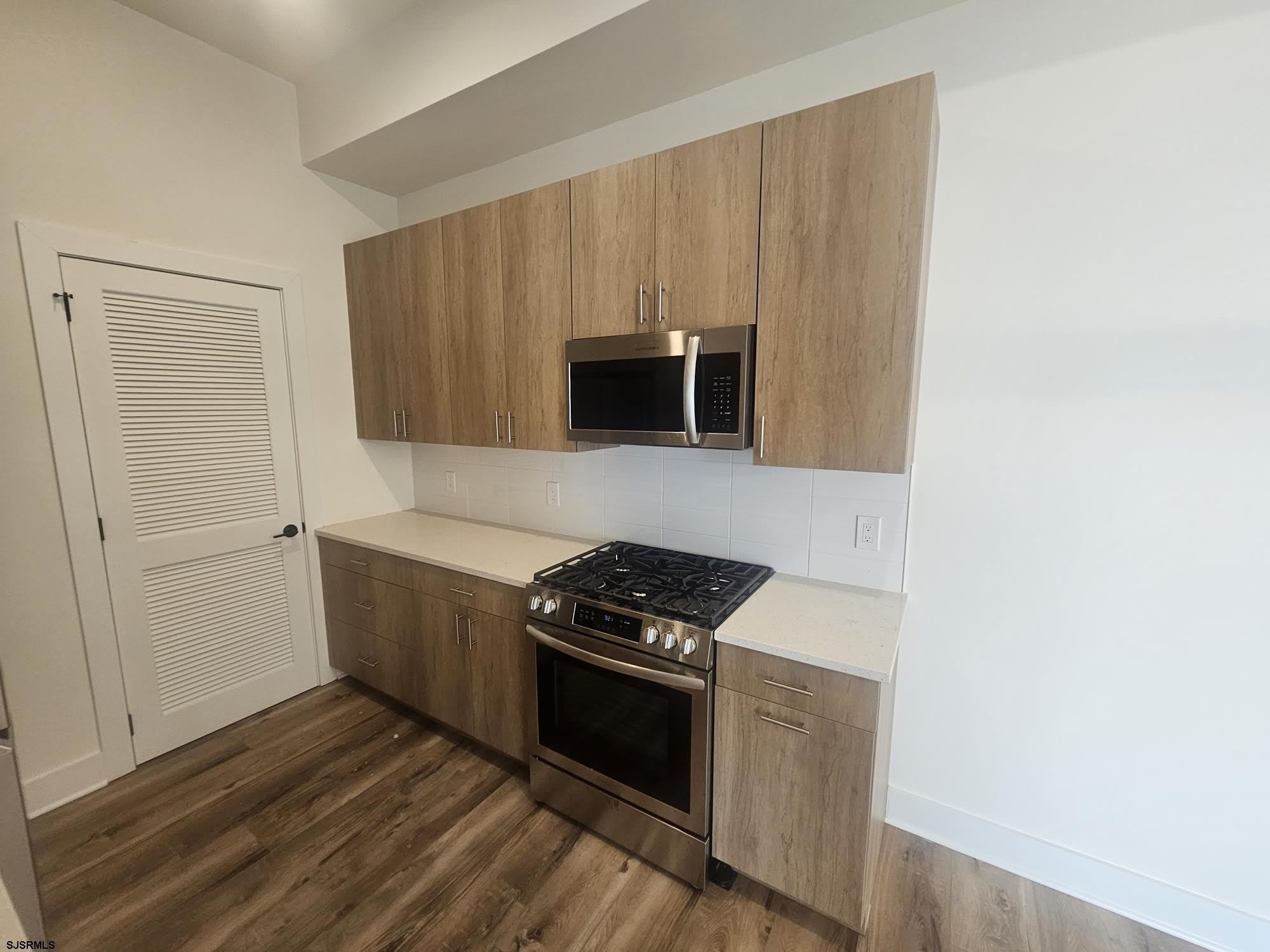 124 Saint James – photo 4