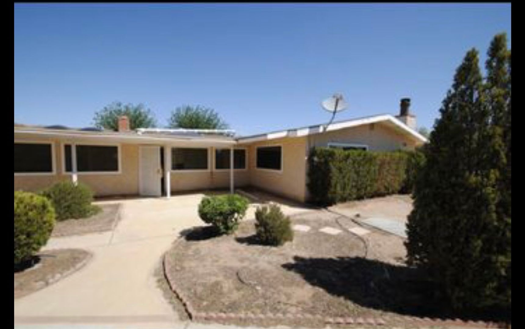 4 bedroom 2.5 bathroom house in Apple Valley Ca! – photo 1