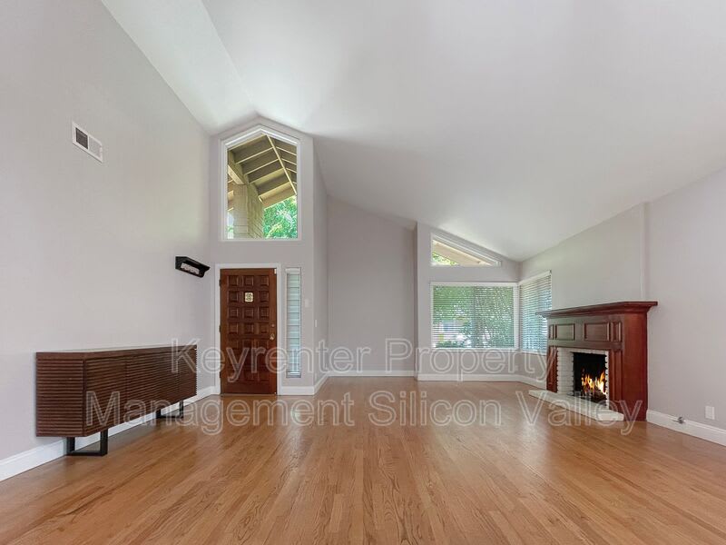 2261 Plummer Ave – photo 2