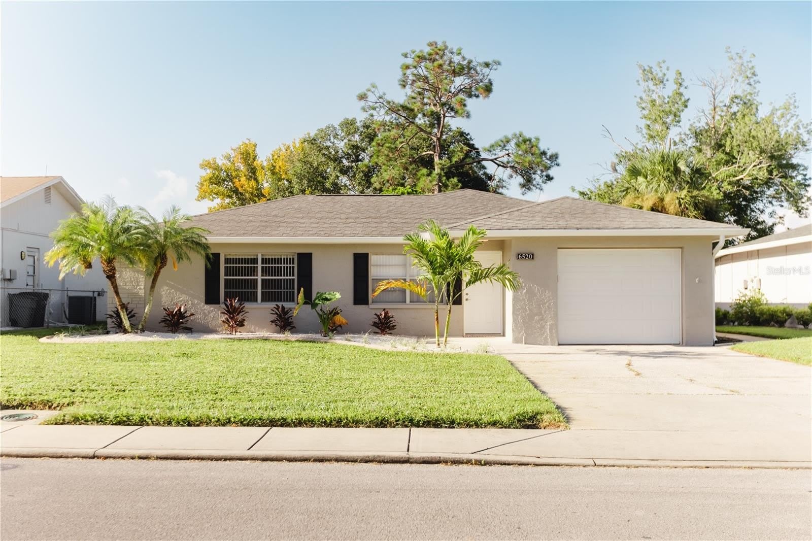6520 Meadowbrook Lane – photo 1