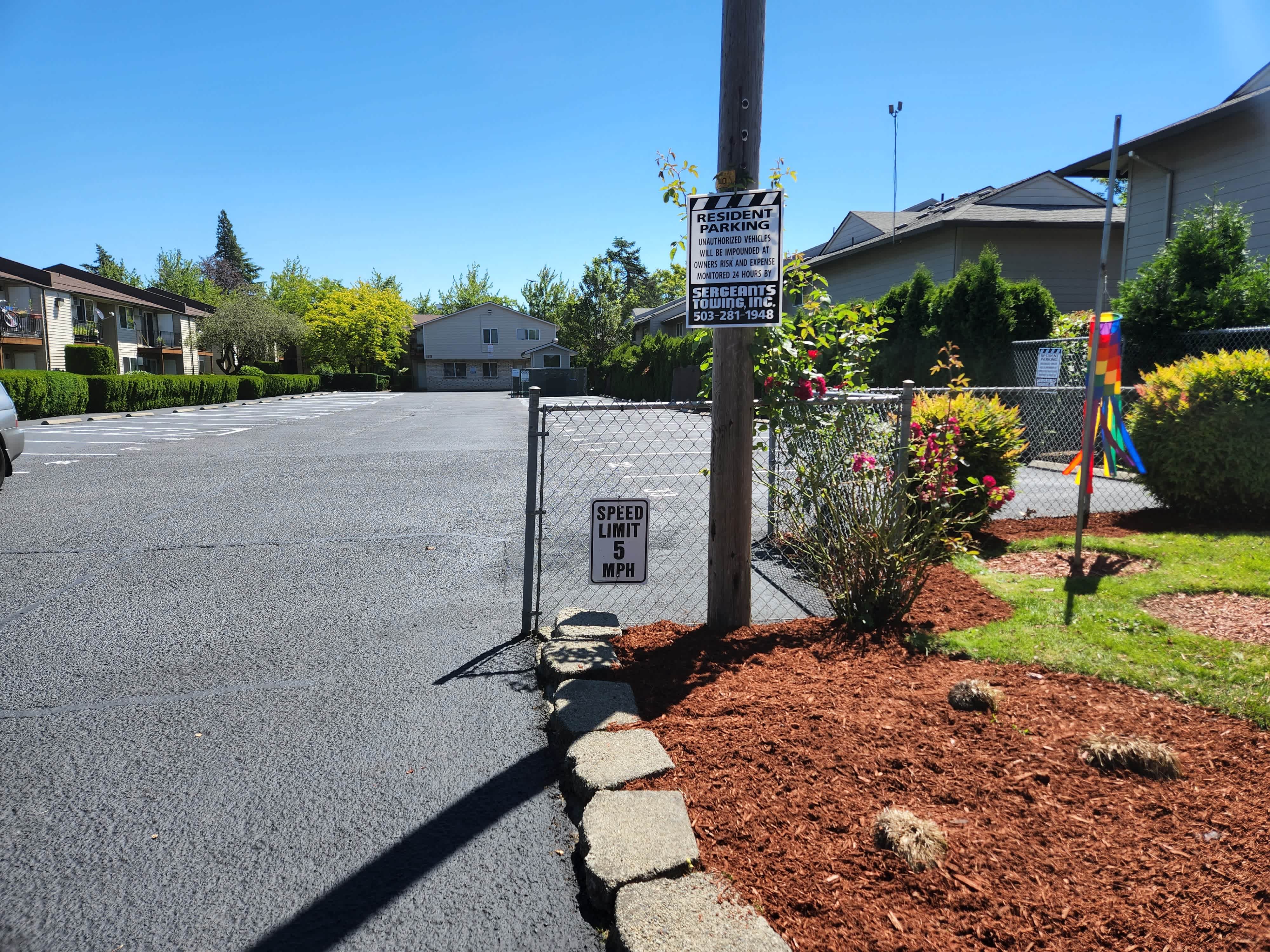 Emerald East Apartments – photo 1