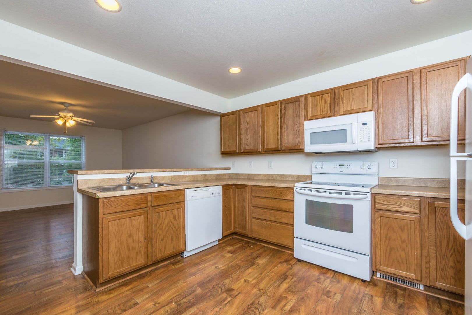202 E 20th – photo 5
