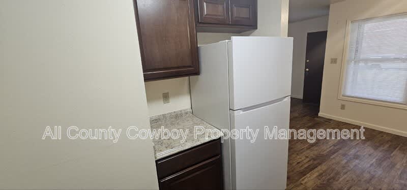 126 S Cribbon Ave – photo 4