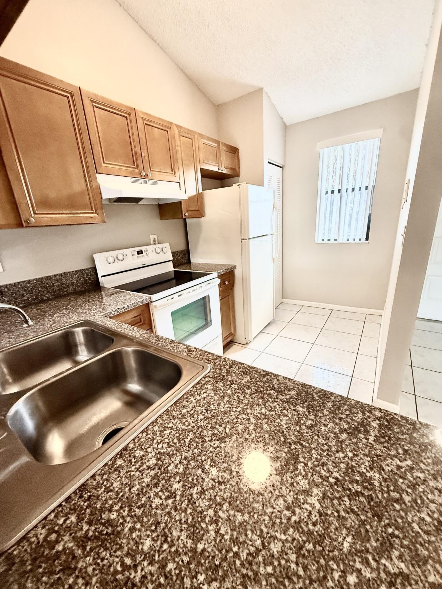 11632 Nw 23Rd Court – photo 3