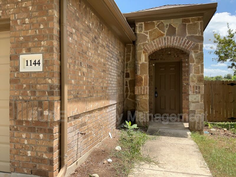 1144 Brendon Lee Lane – photo 2