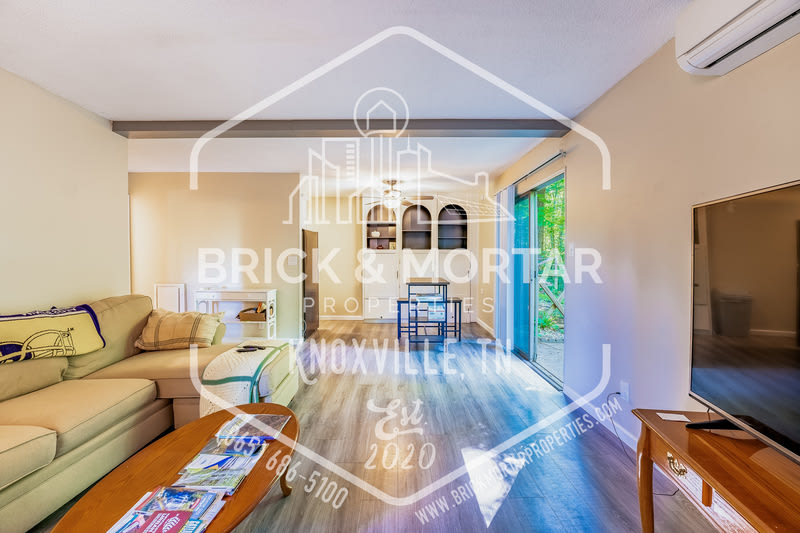 617 South Gallaher View Road – photo 4