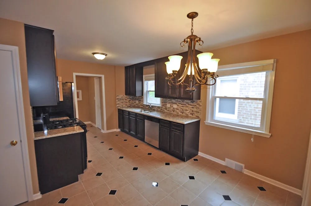 973 Annandale Drive – photo 2