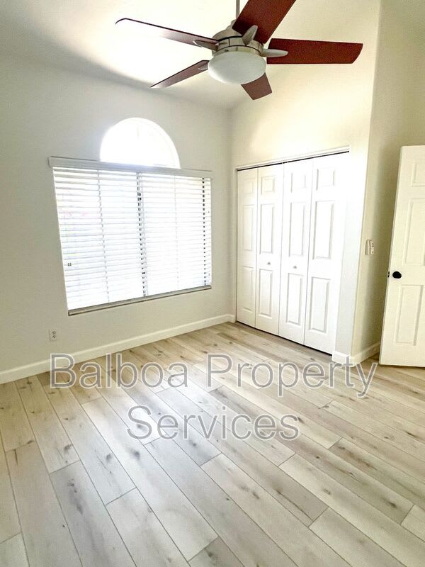 1220 E Briarwood Ter – photo 3