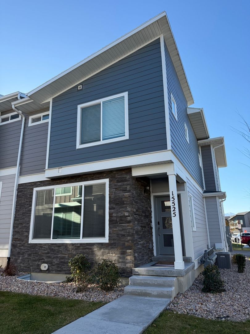 1 000 Move In Credit Move In Ready 3 Bedroom Bluffdale Townhome With Private Side Yard – photo 1