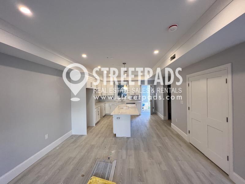 2 Oakland St. – photo 2