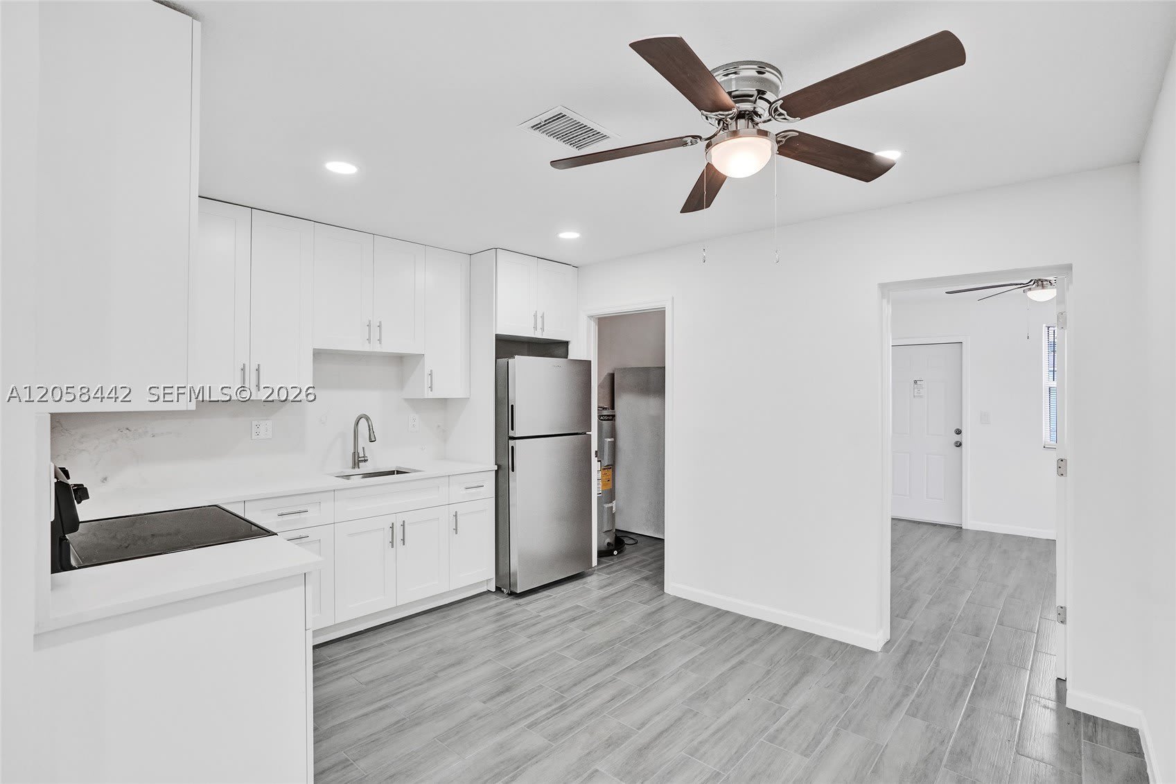 5900 NW 19th St – photo 2
