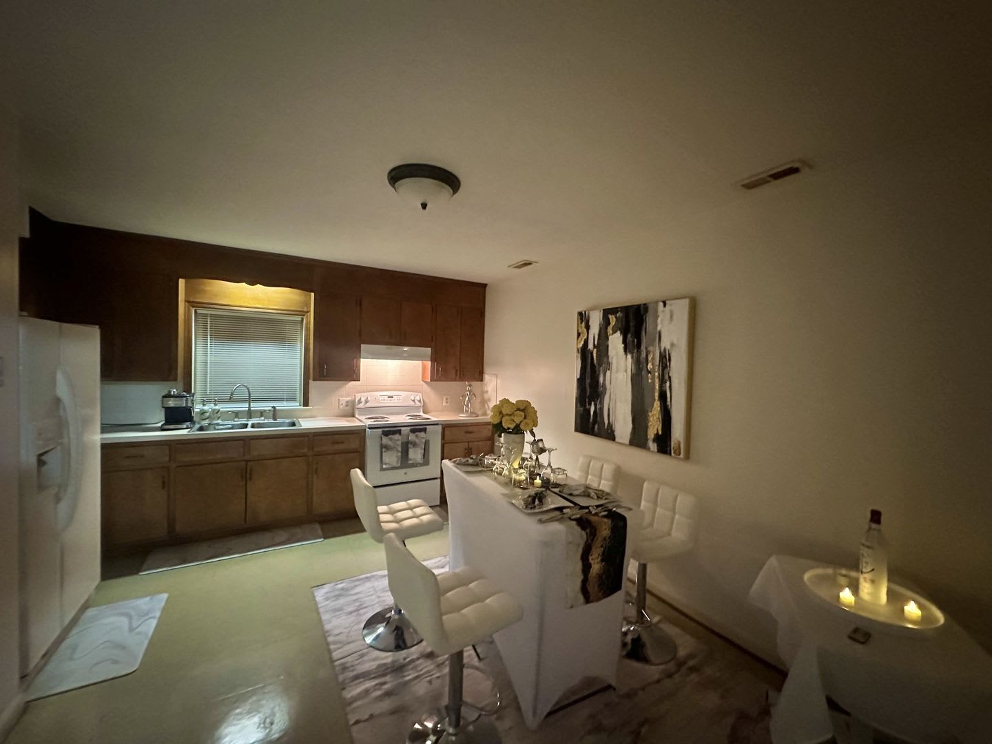 Lovely 2 bedroom 1 bath basement apartment close to hospitals and downtown! – photo 5