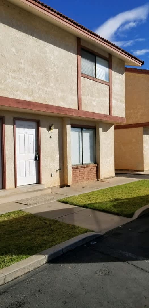 Downtown Town Home – photo 2