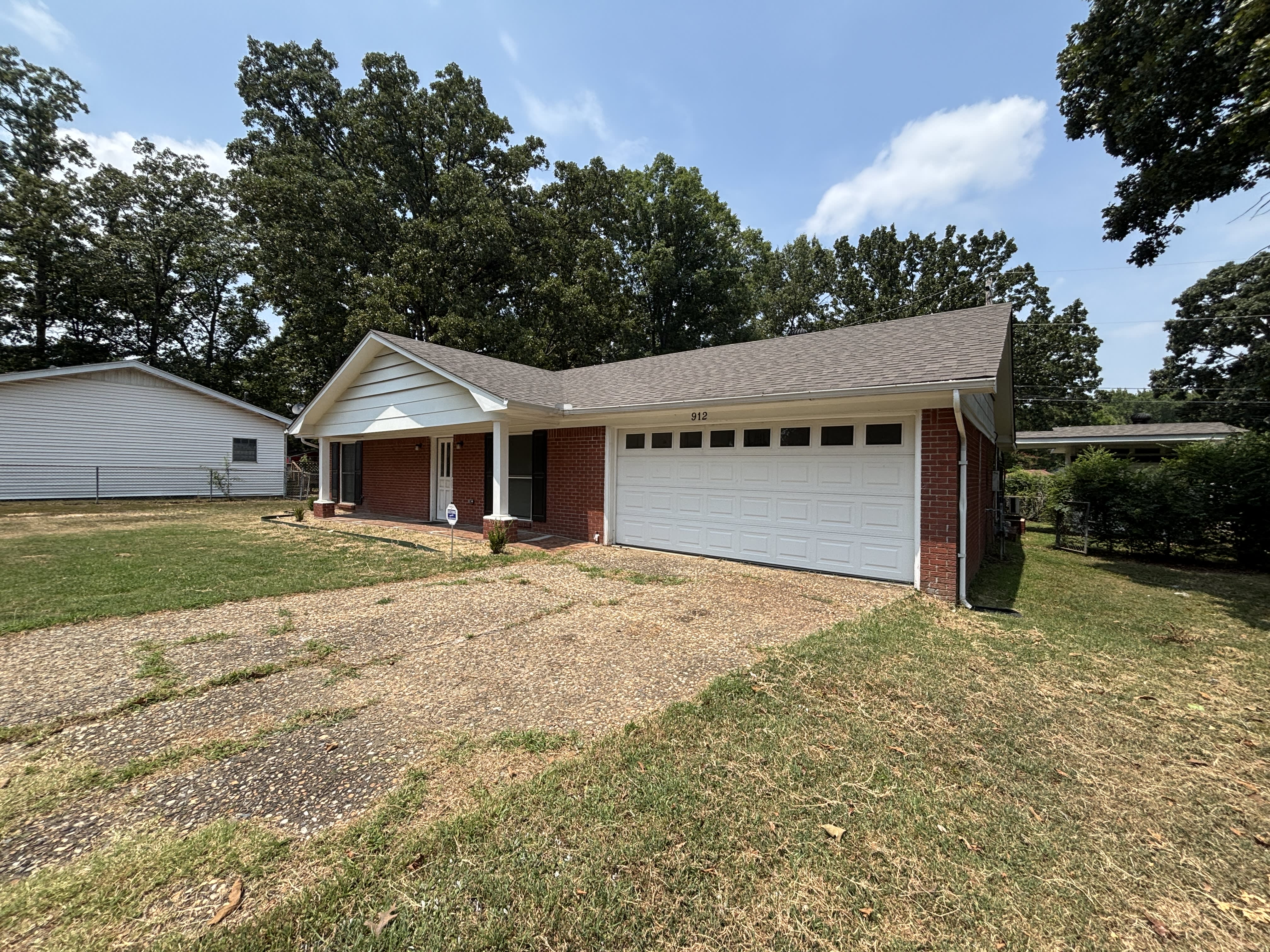 912 Gibson Ct – photo 2