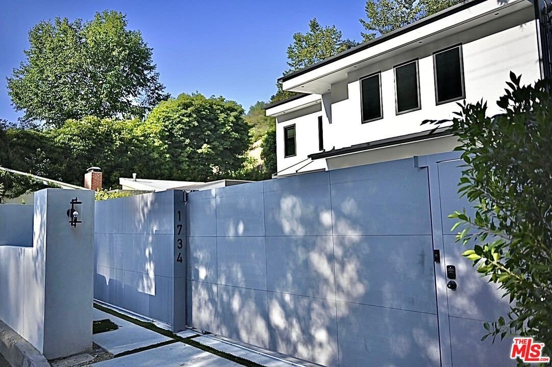 1734 N Beverly Glen Blvd – photo 3