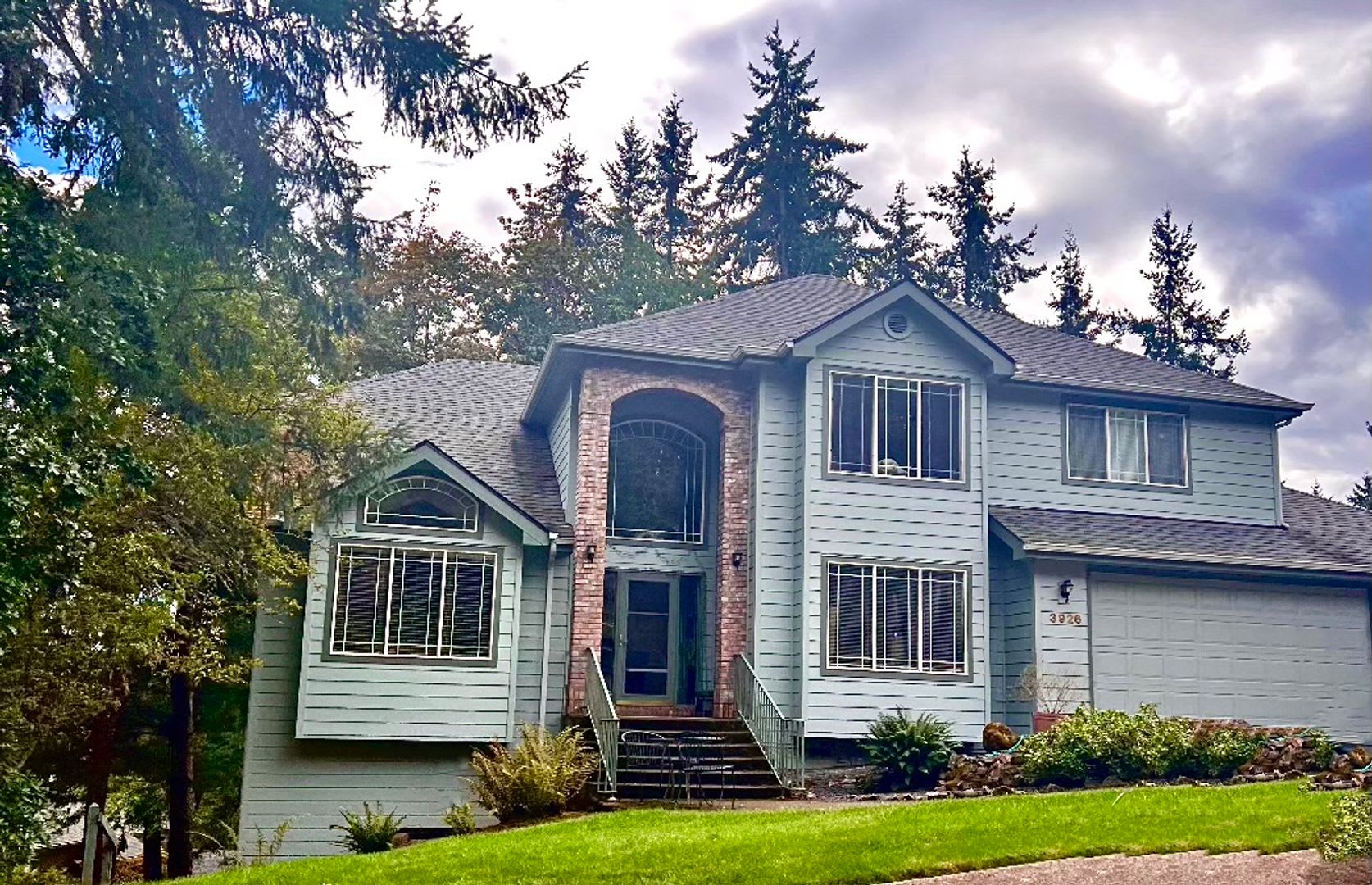 Tri-Level Spring Blvd Home – photo 3