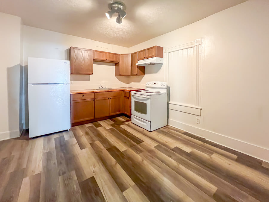 1005 Maplewood Ave – photo 4