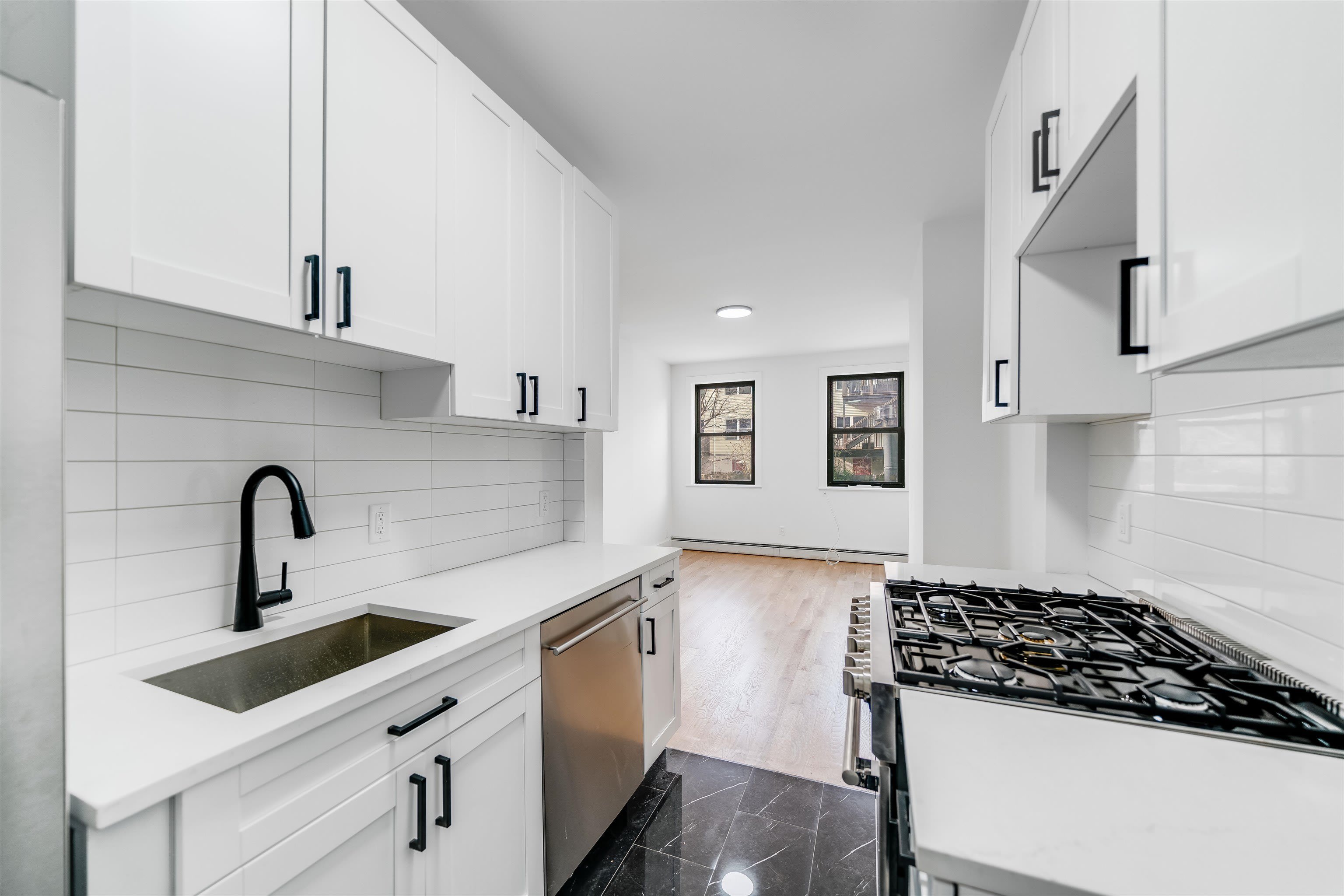 216 JEFFERSON ST – photo 2