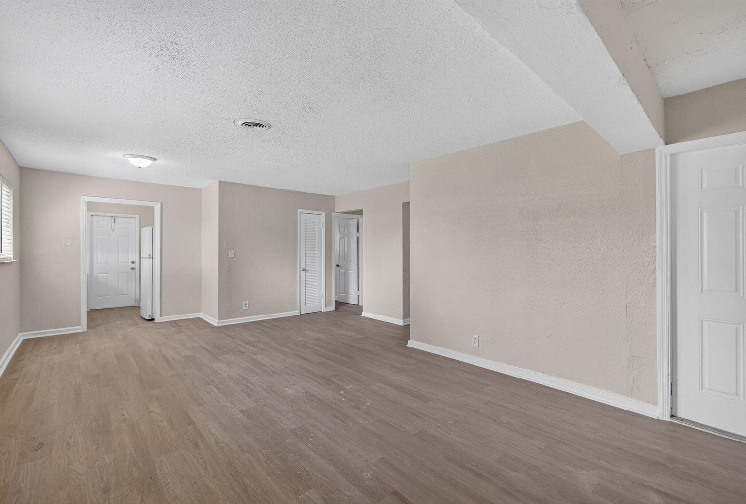2961 Northeast 7th Avenue – photo 4