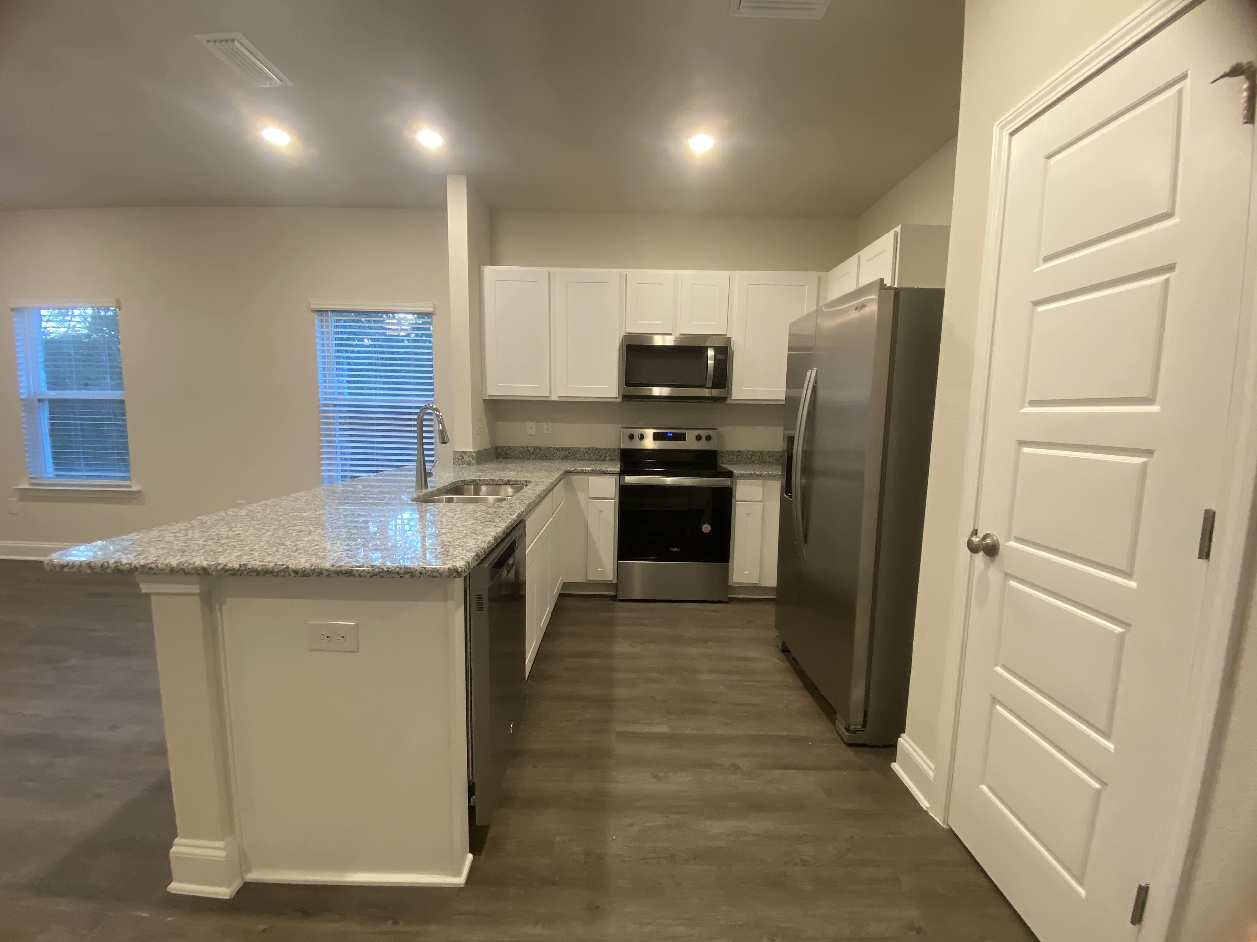 6677 Spaniel Dr – photo 2