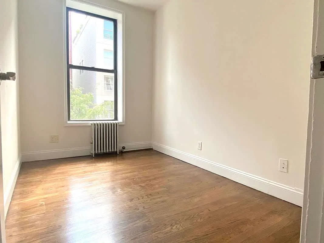 245 E 4th St Apt 14 – photo 4