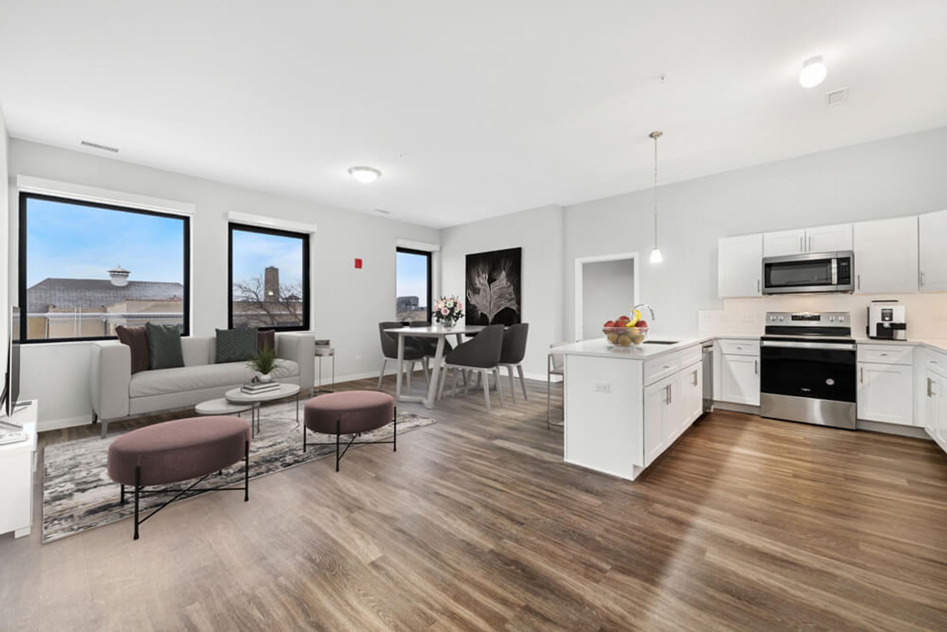 1900 W Lawrence Avenue – photo 1