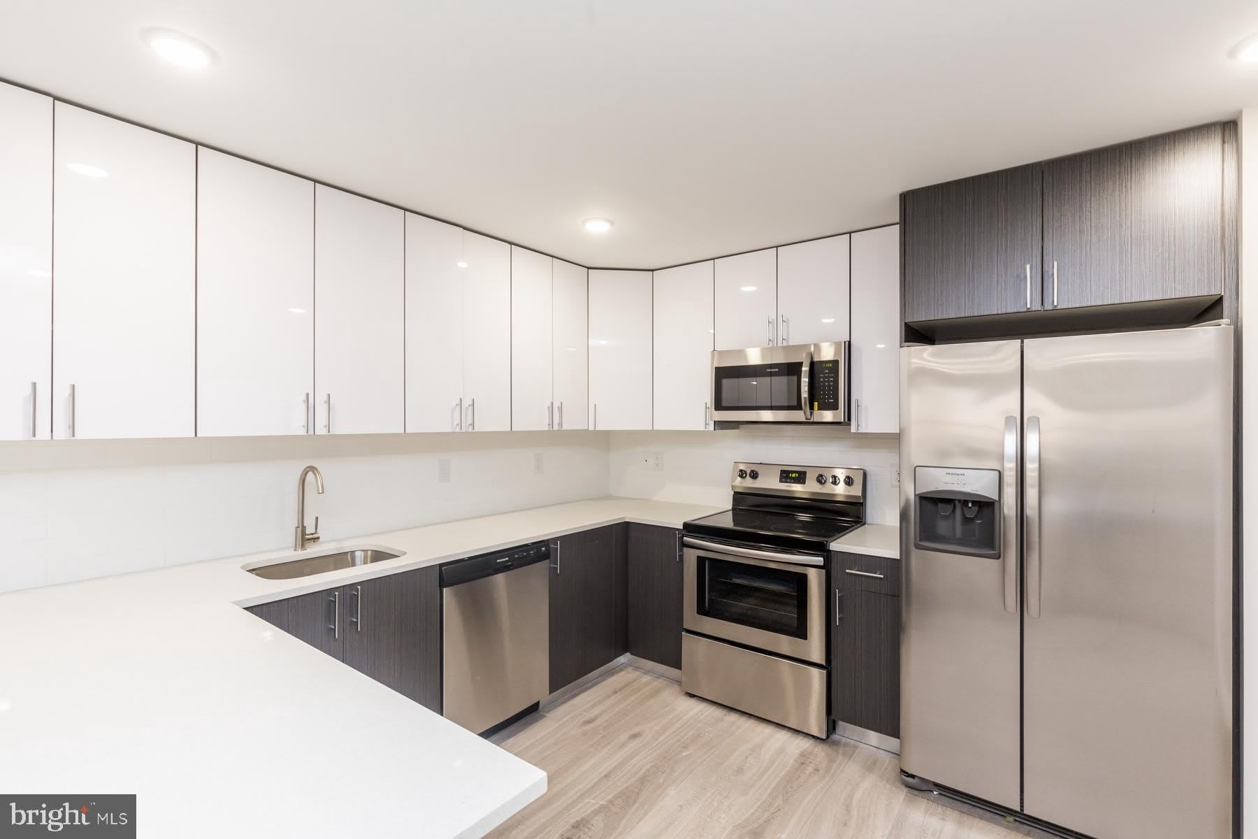 1724 N Marshall Street – photo 4