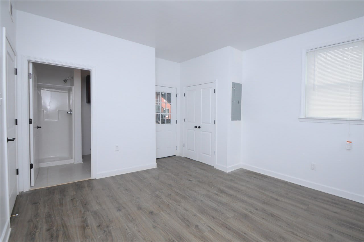 528 E PARKWAY Ave – photo 4